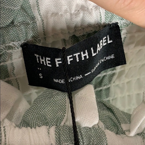 •The Fifth Label Crop Top• - Picture 4 of 5